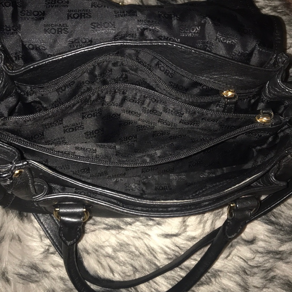 Michael Kors Crossbody purse - Picture 5 of 8